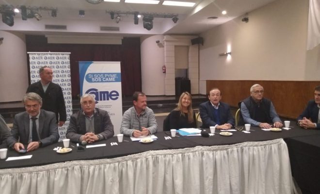 Imagen de Empresarios y gremios piden por la Ley de ART