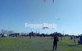 Imagen de Barrileteada municipal para recibir la primavera