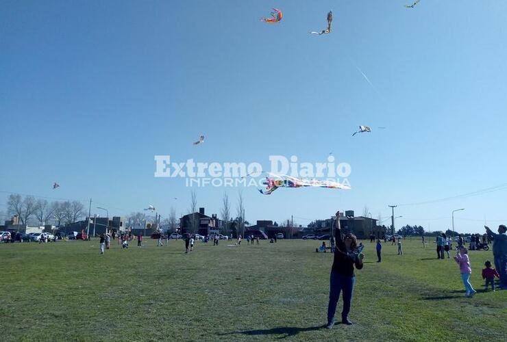 Imagen de Barrileteada municipal para recibir la primavera