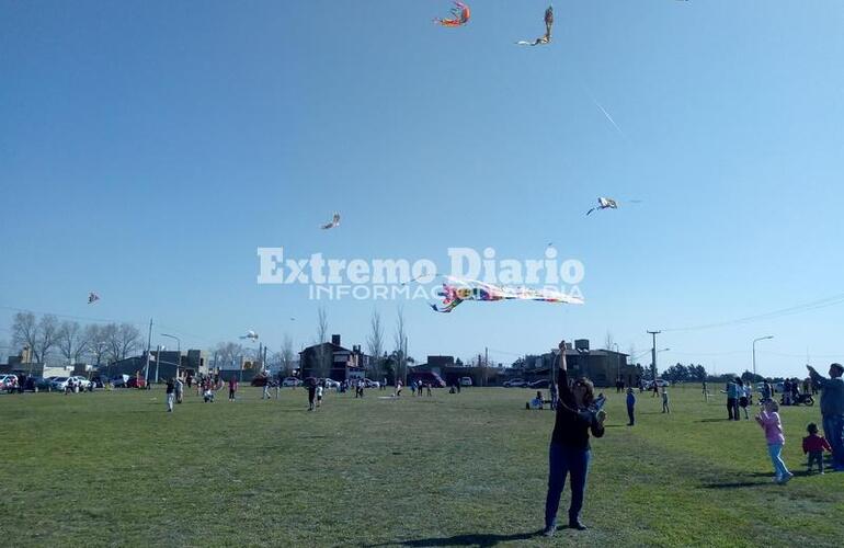 Imagen de Barrileteada municipal para recibir la primavera