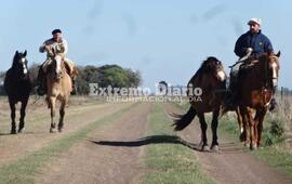 Unir&aacute;n Fighiera con Lujan a caballos; unos 270 km.