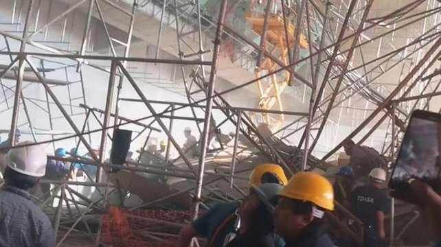 Imagen de Derrumbe en las obras de ampliaci&oacute;n de Ezeiza: hay un muerto y diez heridos