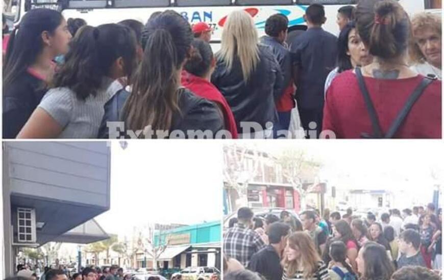 Imagen de La escuela especial celebr&oacute; la primavera en Pasacalle