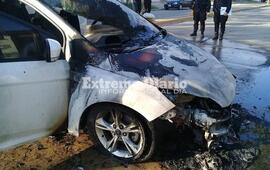 Imagen de Libertad al 600: Incendio de un autom&oacute;vil