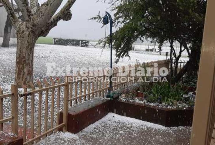 Imagen de En video: Así cayó granizo en Fighiera