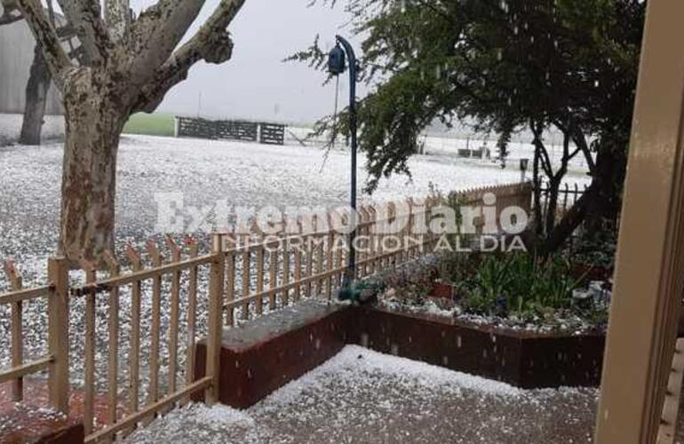 Imagen de En video: Así cayó granizo en Fighiera