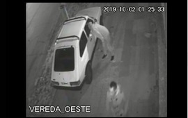Captura de c&aacute;mara de seguridad. El momento del il&iacute;cito que capt&oacute; el sistema de monitoreo