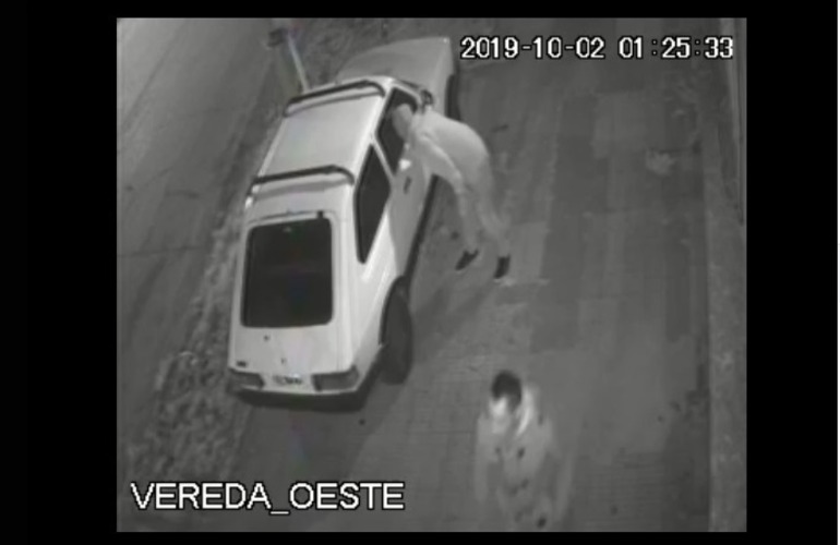 Captura de c&aacute;mara de seguridad. El momento del il&iacute;cito que capt&oacute; el sistema de monitoreo