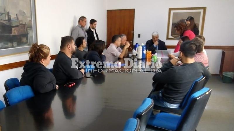 Imagen de Apertura de sobres para la licitaci&oacute;n de materiales por obras de cord&oacute;n cuneta en los barrios