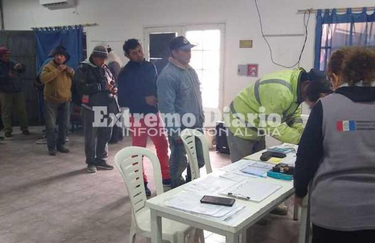 Imagen de Operativo en el SUM del Centro Cultural: Renovaci&oacute;n de Licencias de Pesca Comercial