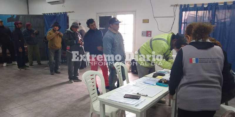 Imagen de Operativo en el SUM del Centro Cultural: Renovaci&oacute;n de Licencias de Pesca Comercial