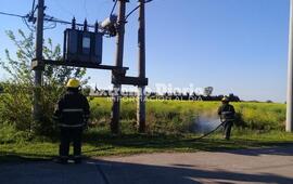 Imagen de Incendio de pastizales camino al Rowing