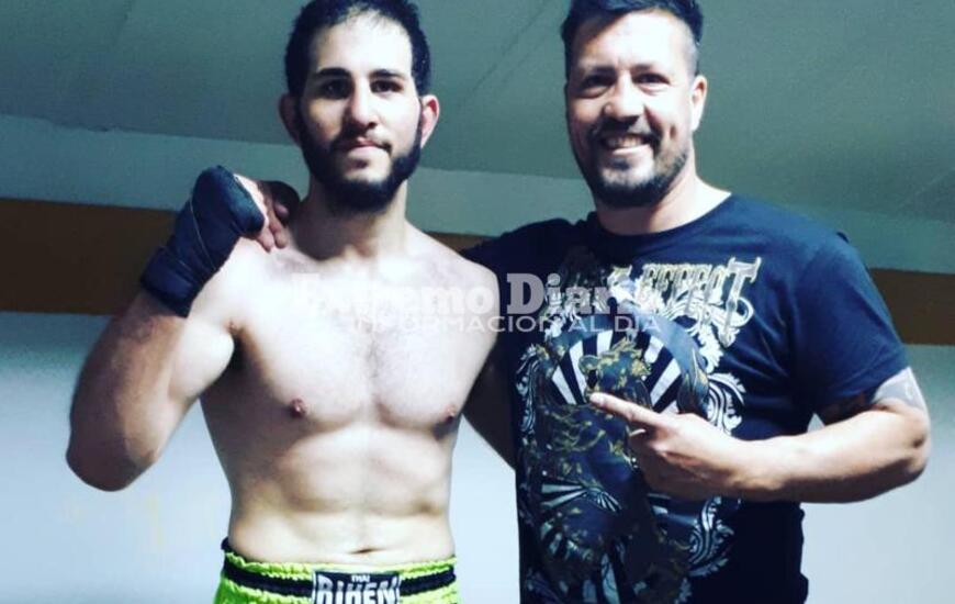 Ezequiel y su entrenador Maxi Fer tras ser Campe&oacute;n.