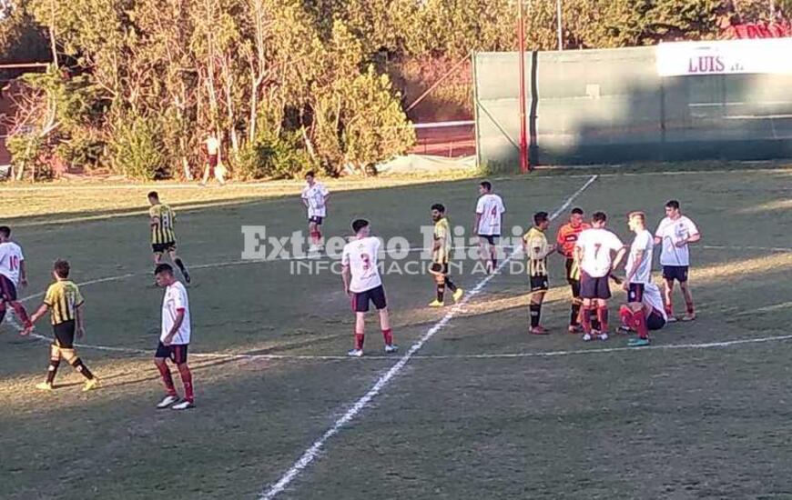 El "Gato" cay&oacute; de local y se complica.