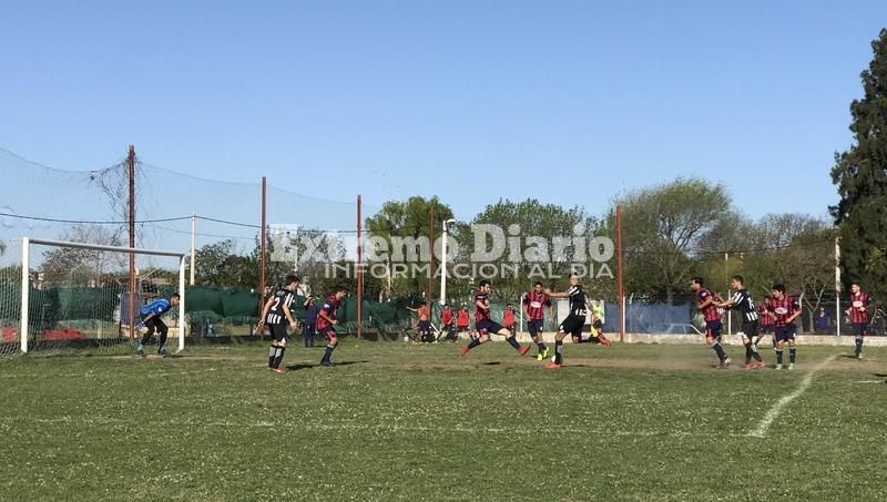 Remate de Sabedra dentro del &aacute;rea para Uni&oacute;n.