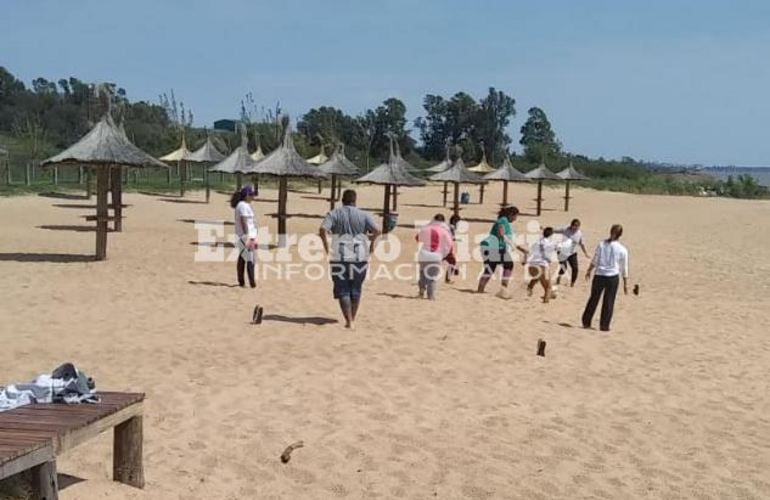 Los chicos disfrutan de un hermoso d&iacute;a en el predio del Club