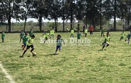 Imagen de River Plate realiz&oacute; una prueba de jugadores en Arroyo Seco, organizada por �Manos Dadas�