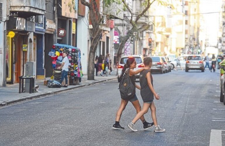 Postal del centro rosarino. El proyecto aprobado por el Concejo prev&eacute; hacer peatonal el tramo de San Luis entre Dorrego y Corrientes.Leonardo Vincenti