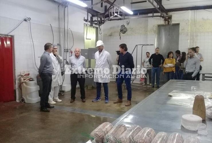 Imagen de Lifschitz en Fighiera: recorrida por el Frigorífico Doroni