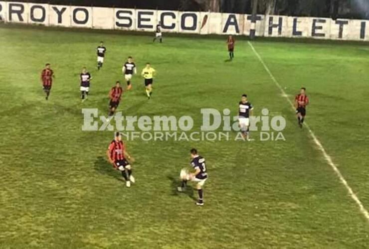 Imagen de Athletic superó al León y espera por Riberas o Porvenir Talleres