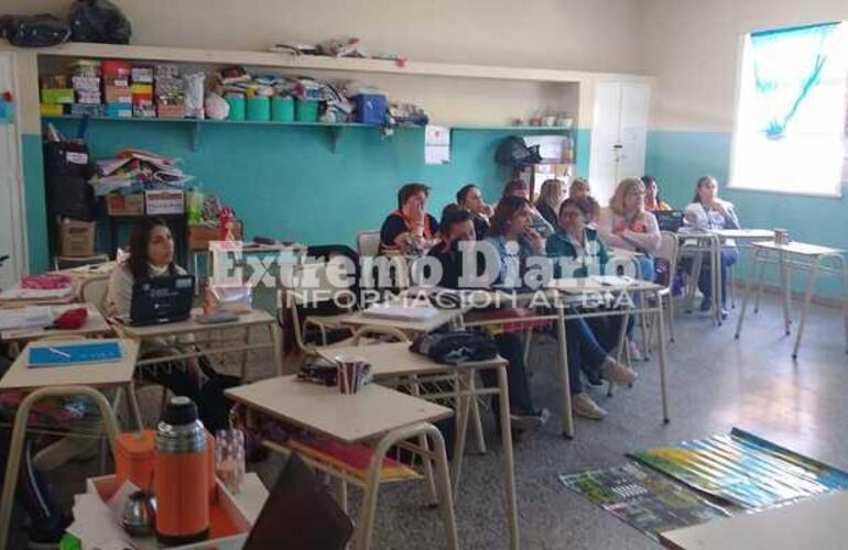 La Escuela capacita a sus docentes.