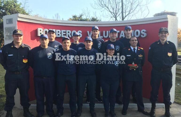 Los aspirantes junto a sus instructores