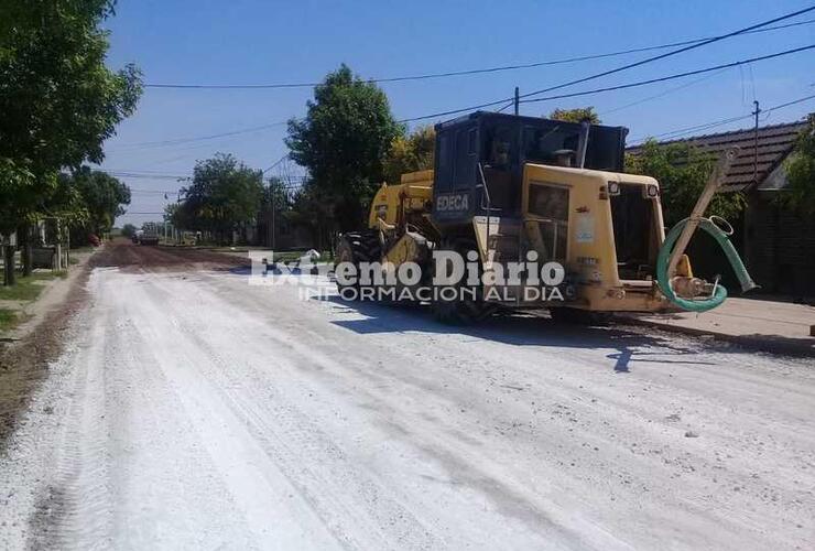 Imagen de 24 cuadras más de asfalto. Avanza el pavimento en calle Juárez Celman