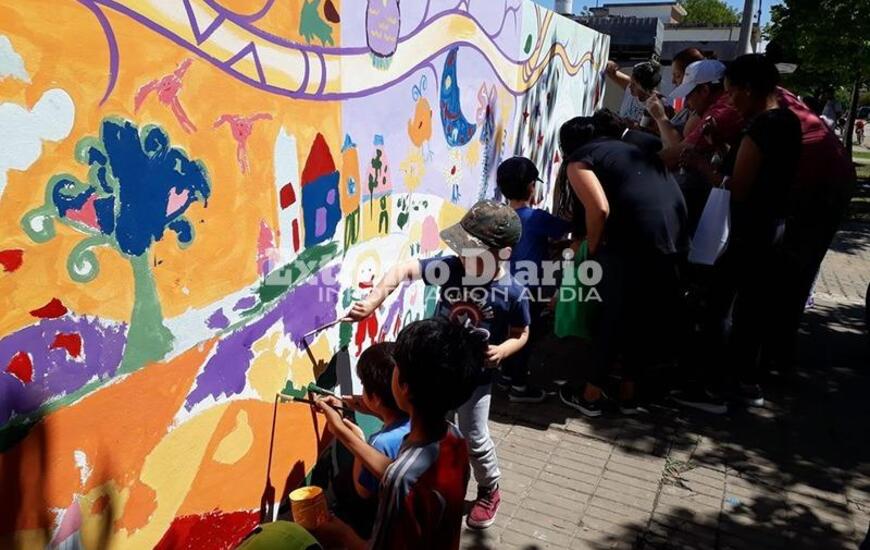 Imagen de Coronel Bogado: Pintaron un mural en las paredes de la Comuna