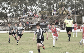 Imagen de Jornadas de F&uacute;tbol Infantil y Juvenil entre Uni&oacute;n ante Alvear e Independiente