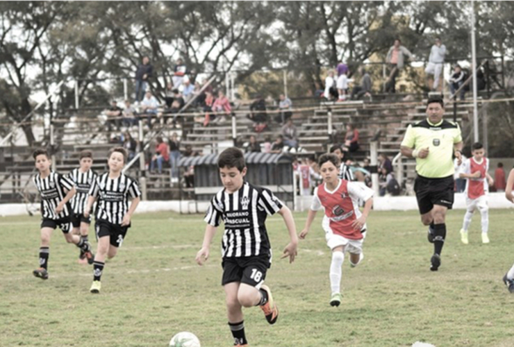 Imagen de Jornadas de Fútbol Infantil y Juvenil entre Unión ante Alvear e Independiente