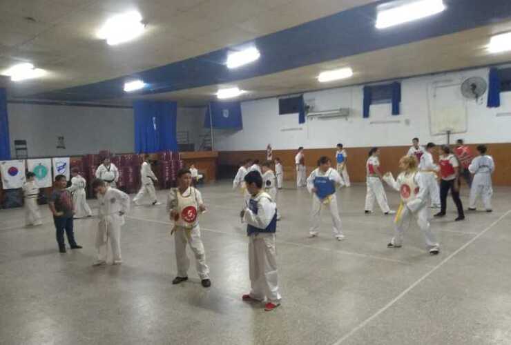 Todas las categorías en pleno entrenamiento en Libertad.