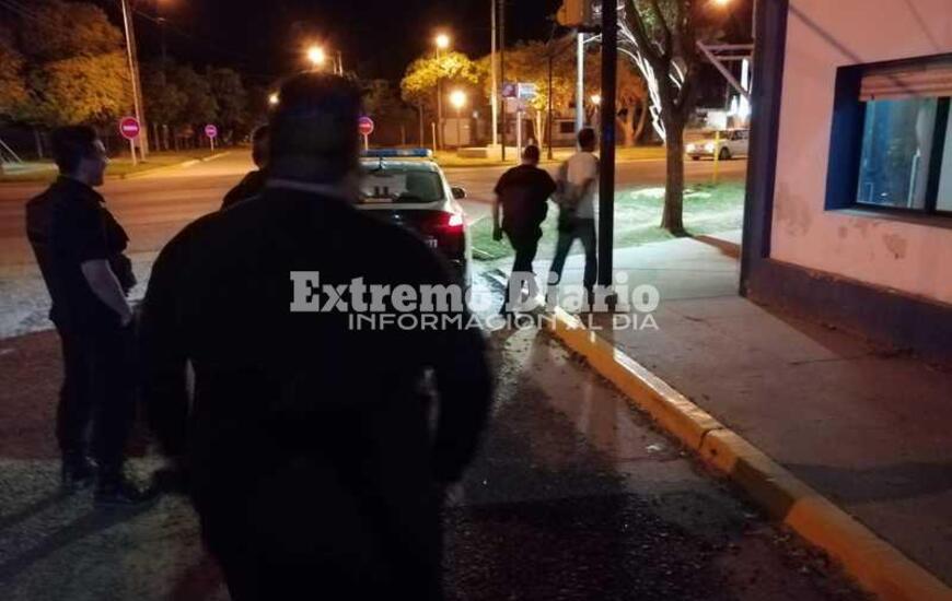 Imagen de Una pareja demorada por usurpar una propiedad privada