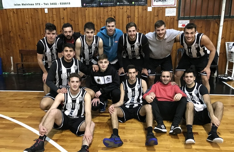 Imagen de Unión le ganó la serie a Garibaldi y jugará ante Alumni de Casilda para mantener la categoría