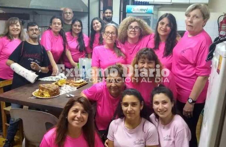 Extremo Diario acompañó a las Reinas en su trabajo solidario en el Refugio.