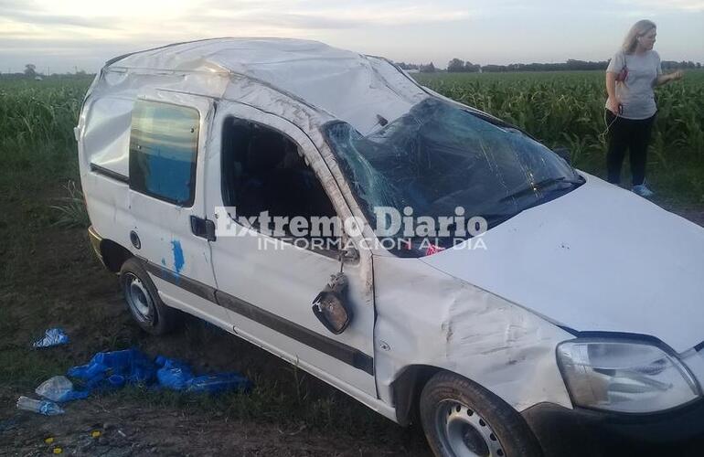 Imagen de Accidente: Volcó un utilitario