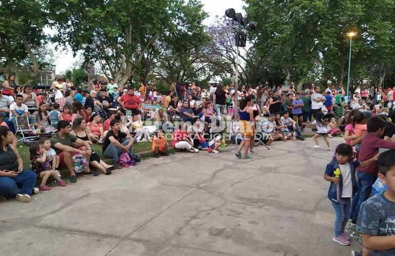 Al aire libre. El evento fue en el anfiteatro y contó con amplia participación.