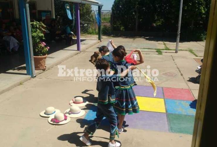 Imagen de Día de la Tradición en la Escuela del Paraje El Ombú