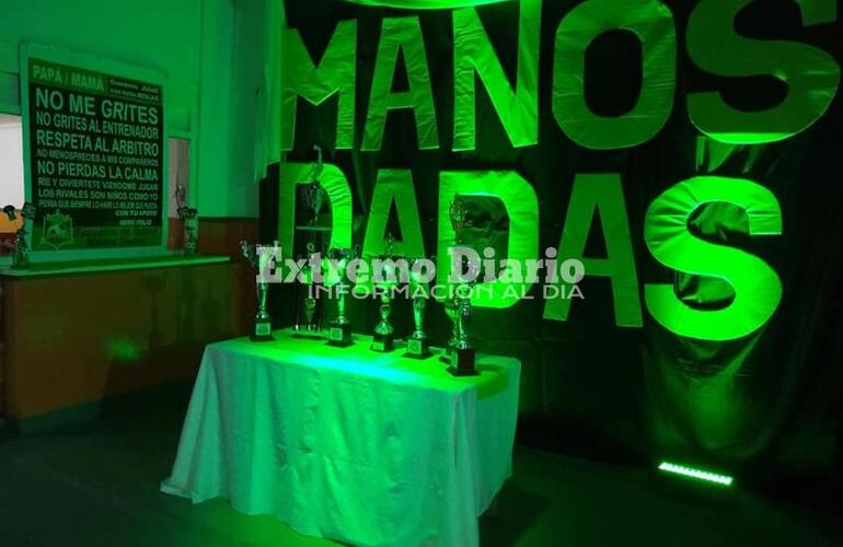 Imagen de La Escuela de Fútbol de Manos Dadas realizará mañana la entrega de Trofeos a sus jugadores