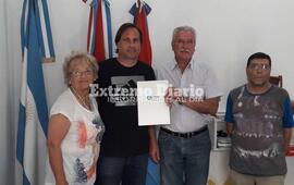 Imagen de La Comuna formaliz&oacute; la entrega del terreno al Centro de Jubilados para la construcci&oacute;n del SUM