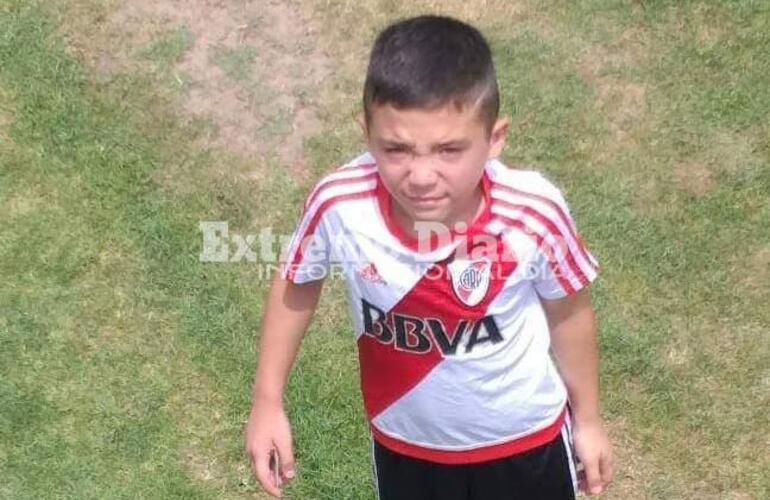 Santi se viste con "la banda" y ya salta a la cancha.