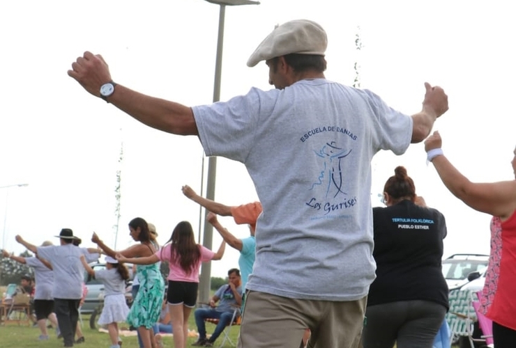 Participaron bailando más de 120 personas. Foto: Municipalidad