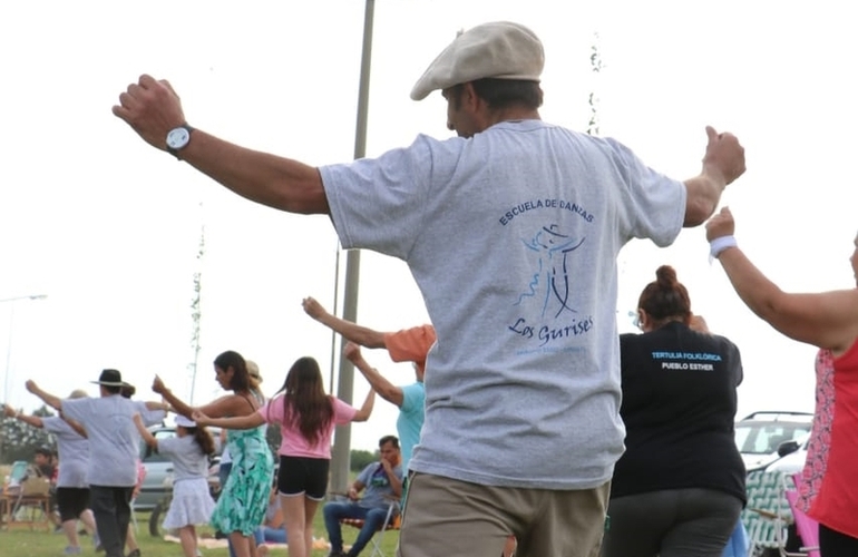 Participaron bailando más de 120 personas. Foto: Municipalidad