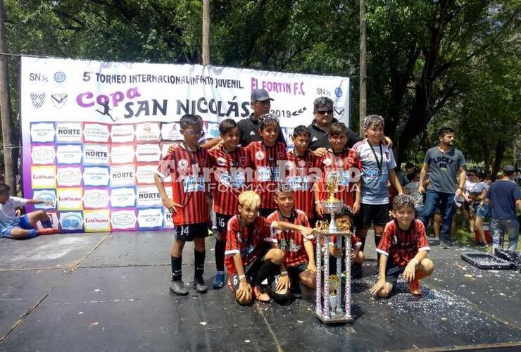 Figherense cumplió su sueño de poder ir al fortín y traerse los trofeos.