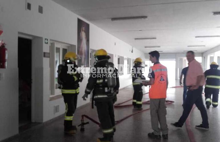 Imagen de Simulacro de incendio en la Escuela Santa Luc&iacute;a