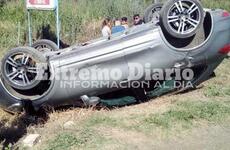 Imagen de El hermano de &acute;Pocho&acute; Lavezzi  volc&oacute; a la altura de Guillermo Tell