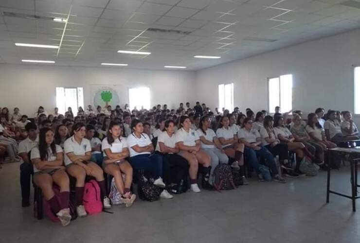 Imagen de Taller de Redes Sociales con los alumnos de la Escuela Hilario Lagos