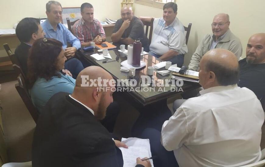 Imagen de Remiseros piden un 20 por ciento de aumento