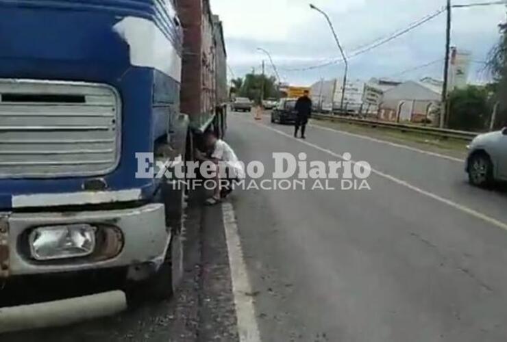 Imagen de Se quedó sin combustible sobre Ruta 21