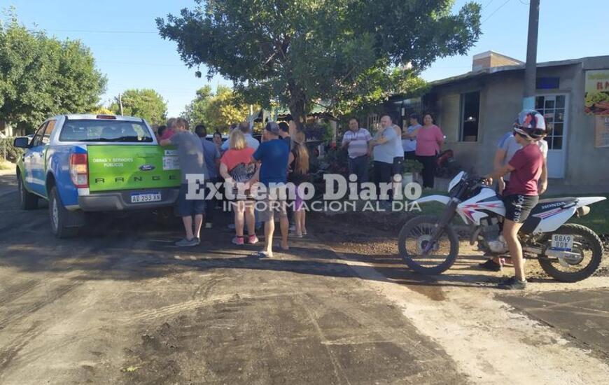 Imagen de B. Cooperativa: Reclamaron  pavimento pero les dijeron que no