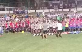 Acto inaugural. Gran cantidad de jugadores y clubes forman parte de otra competencia m&aacute;s en el "Panza"